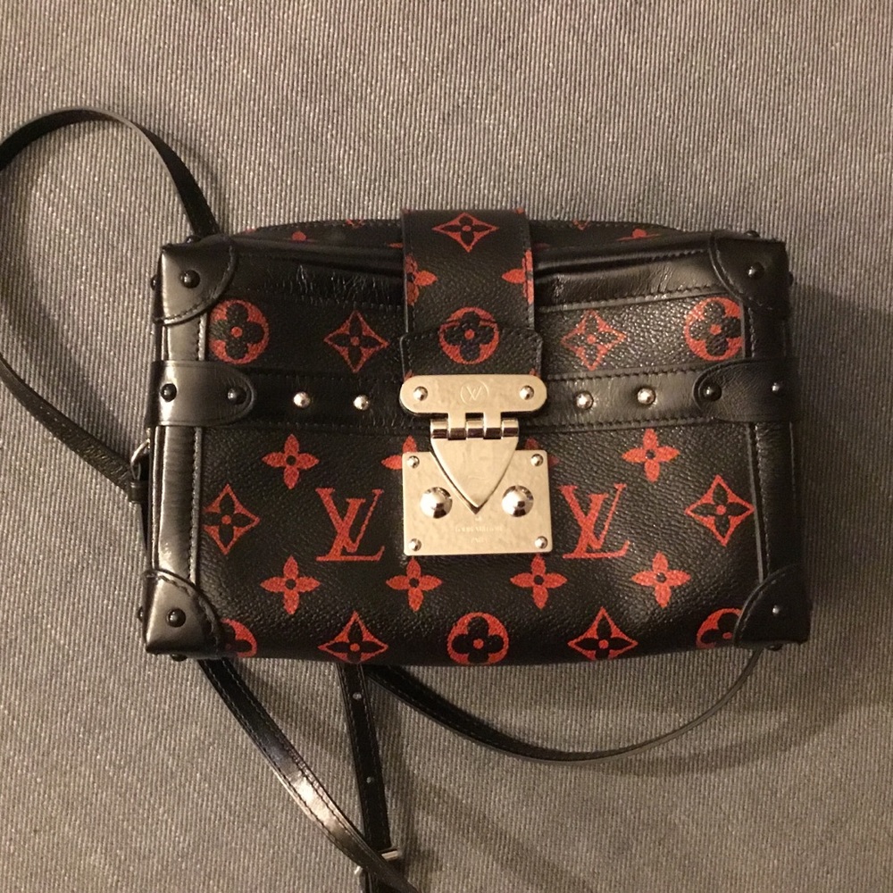 $OLD🤑 🆕 LV Petite Malle Soft Bag